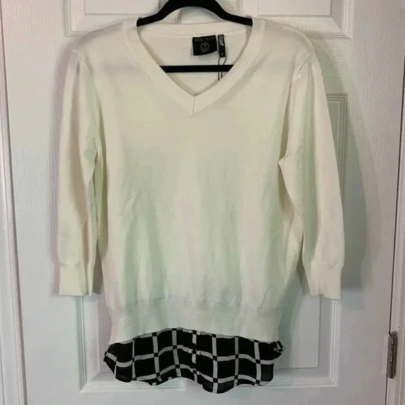 NWT Vecceli Italy White V Neck Layered Faux Checkered Shirt Hem Sweater, size S - Picture 8 of 8